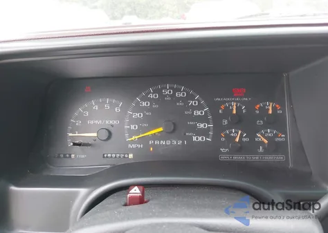 1997 Chevrolet C1500 Sportside z USA, uszkodzony, nr VIN 2GCEC19R5V1103740